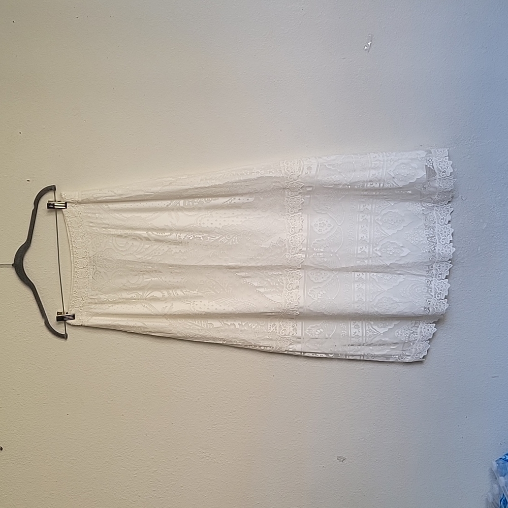 Elegant White Lace Maxi Skirt - Picture 2 of 16